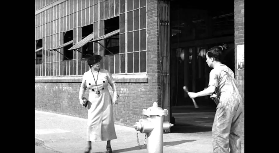 Wideo do filmu Dzisiejsze czasy — MODERN TIMES - TEMPI MODERNI - Trailer (Il Cinema Ritrovato al cinema)