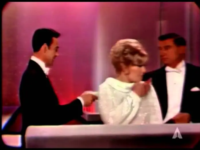 Wideo do filmu Doktor Żywago — Ship of Fools and Doctor Zhivago Win Cinematography: 1966 Oscars