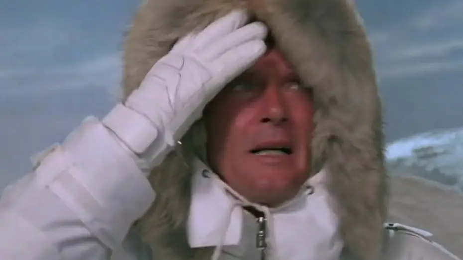 Wideo do filmu Zabójczy widok — Bond is chased down the slopes