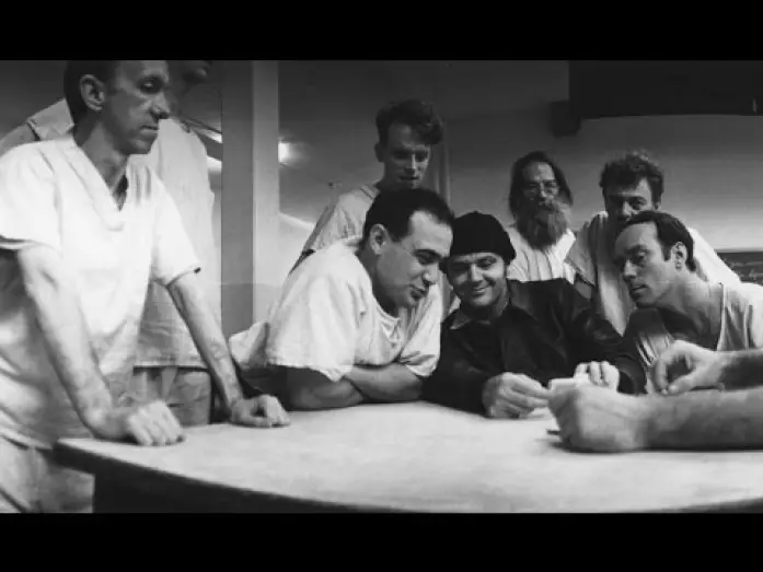 Wideo do filmu Lot nad kukułczym gniazdem — How One Flew Over the Cuckoo's Nest incubated a generation of supporting actors