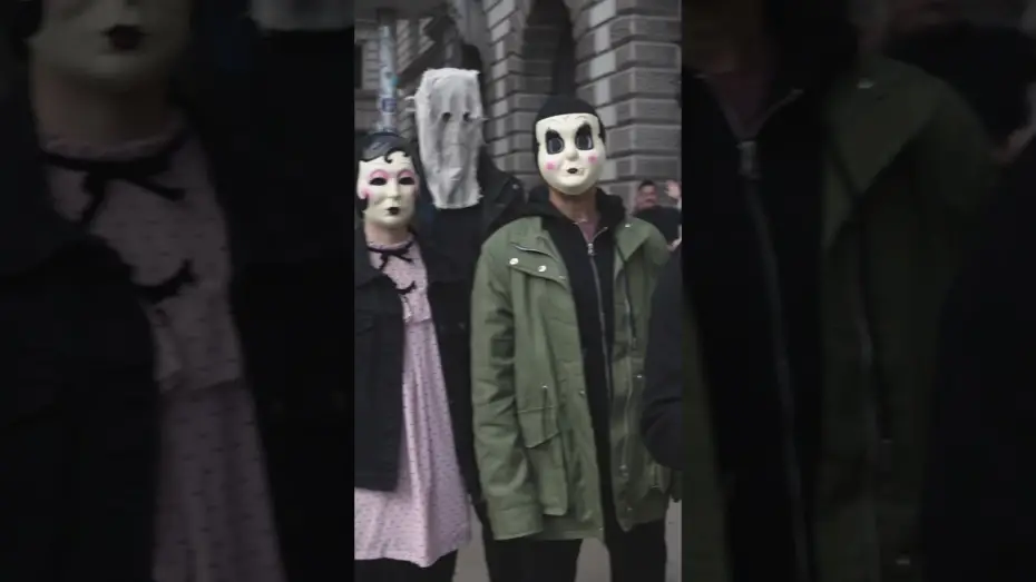 Wideo do filmu The Strangers: Chapter 2 — you're seeing them too, right?