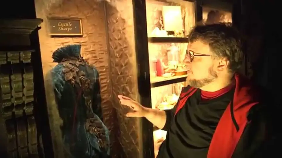 Wideo do filmu Crimson Peak. Wzgórze krwi — Gothic Gallery Tour with Guillermo del Toro (SDCC 2014)