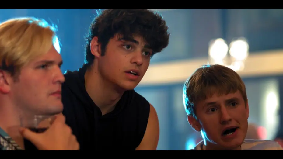 Wideo do filmu Przesunięci — Noah Centineo, George Hamilton, Kendall Sanders in SWIPED