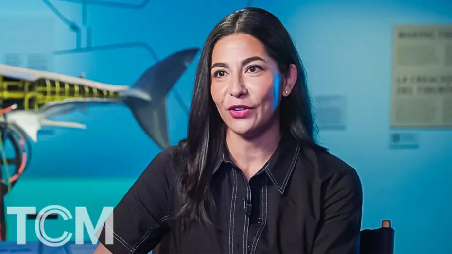Wideo do filmu Szczęki — The Fin-Tastic Memorabilia Displayed at the JAWS Exhibition (Clip) | TCM Academy Conversations