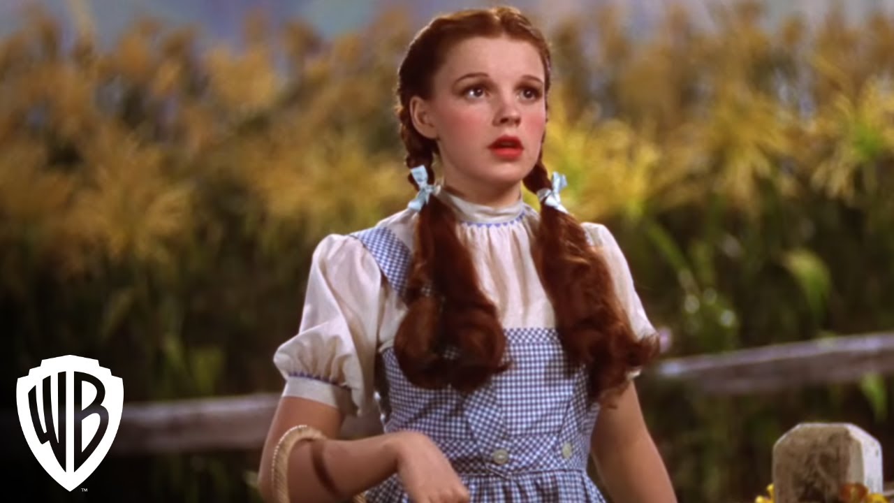 Wideo do filmu Czarnoksiężnik z Oz — Dorothy Meets The Scarecrow