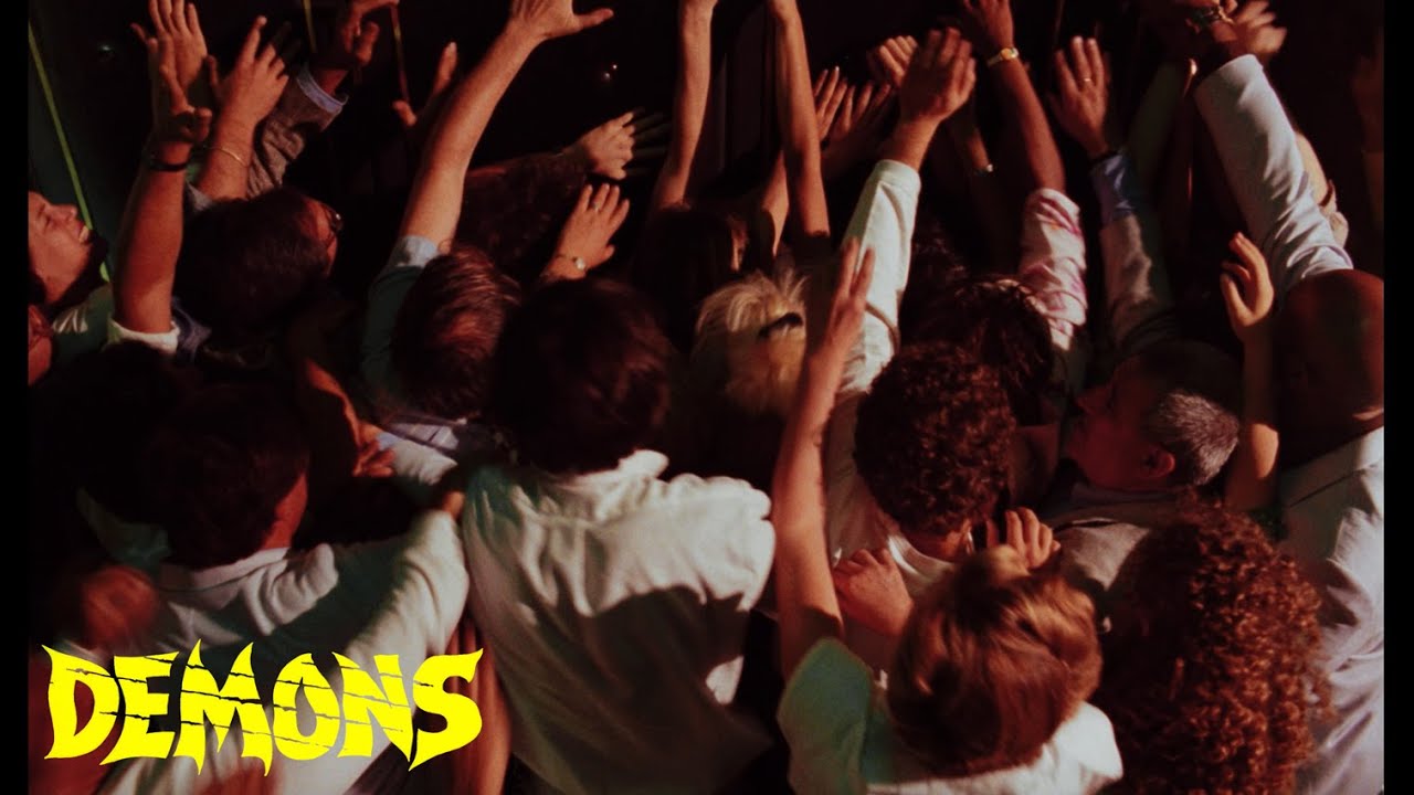 Wideo do filmu Demony — Demons Clip - We’re trapped in here!