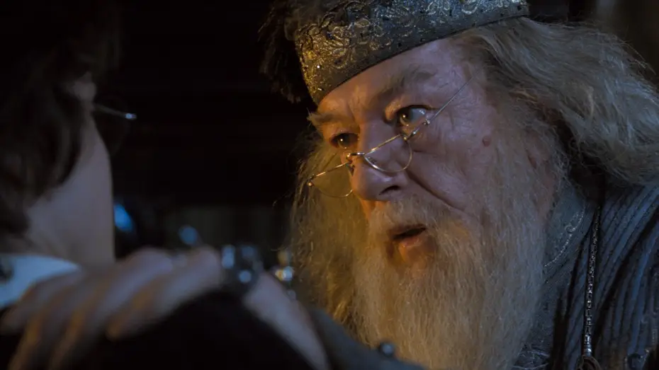 Wideo do filmu Harry Potter i Czara Ognia — 'Did you put your name in the Goblet of Fire?' - Full Scene