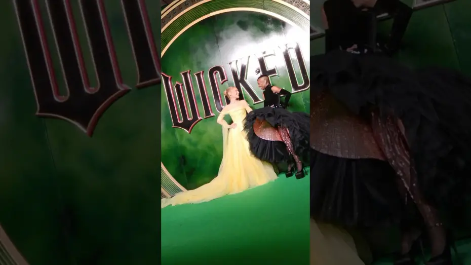 Wideo do filmu Wicked — London, you were magical! Thanks for joining us in Emerald City ✨