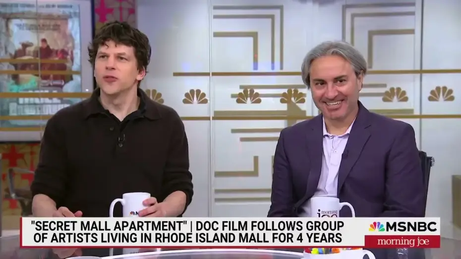 Wideo do filmu Secret Mall Apartment — MSNBC Morning Joe: The incredible bananas story of artists living in a mall for four years