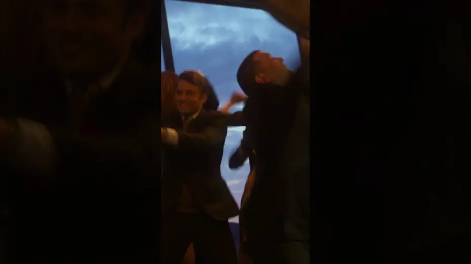 Wideo do filmu Oszukać przeznaczenie: Więzy krwi — Bring some friends, lose some friends.