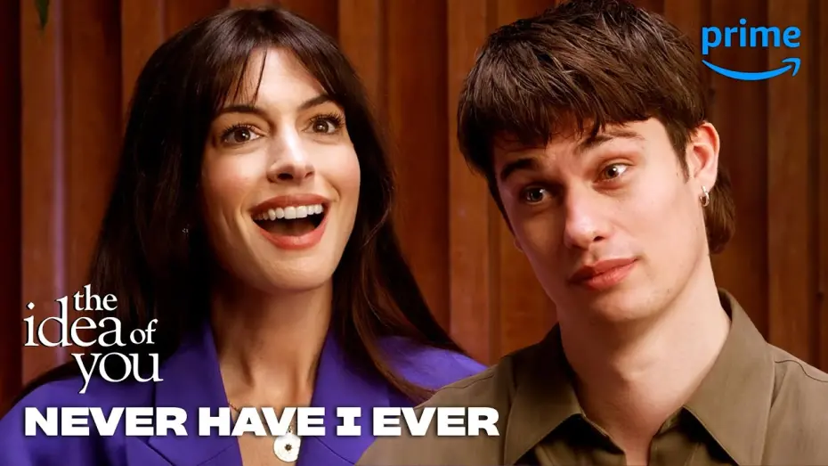 Wideo do filmu Na samą myśl o Tobie — Nicholas Galitzine and Anne Hathaway Play Never Have I Ever