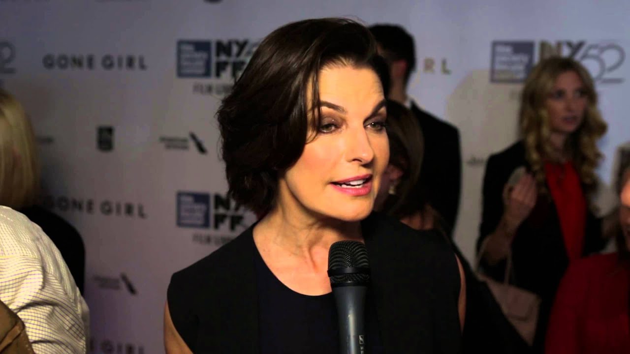 Wideo do filmu Zaginiona dziewczyna — NYFF52 "Gone Girl" Red Carpet | Sara Ward