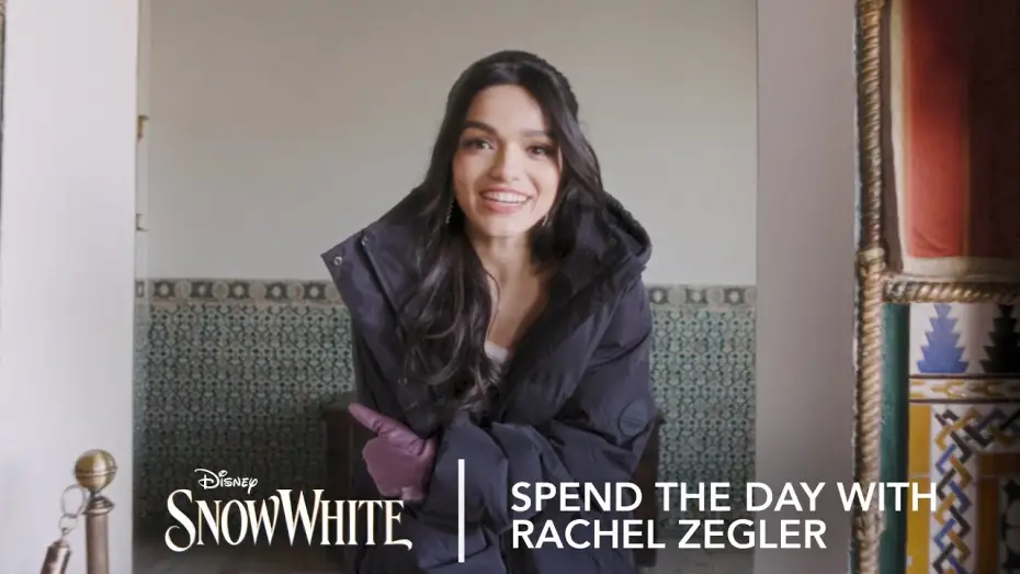 Wideo do filmu Śnieżka — Spend the day with Rachel Zegler in Segovia, Spain for Disney's Snow White