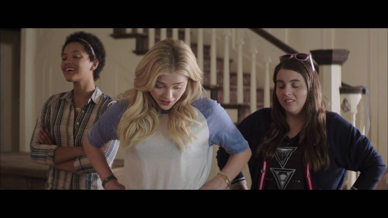 Wideo do filmu Sąsiedzi 2 — Neighbors 2: Sorority Rising - Teddy Asks The Girls - Own it 9/20 on Blu-ray