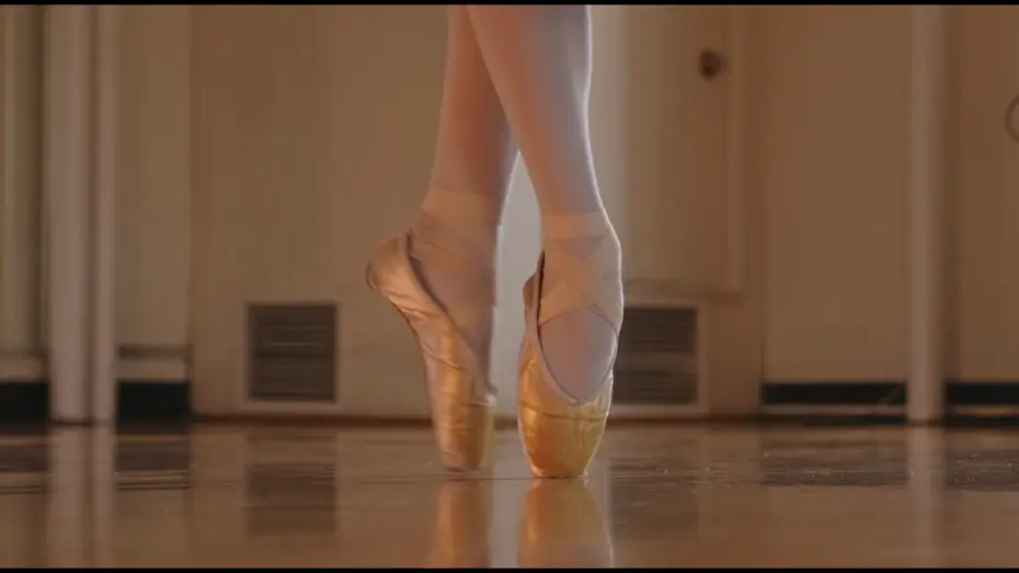 Wideo do filmu Relevé — Relevé - A Short Film by Charlotte Schaub and Jo Connors