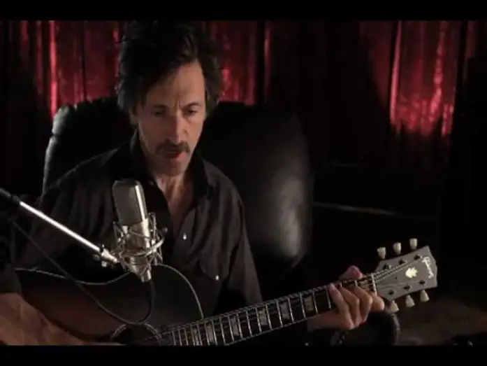 Wideo do filmu Martha Marcy May Marlene — MARTHA MARCY MAY MARLENE: John Hawkes sings "Marcy's Song"