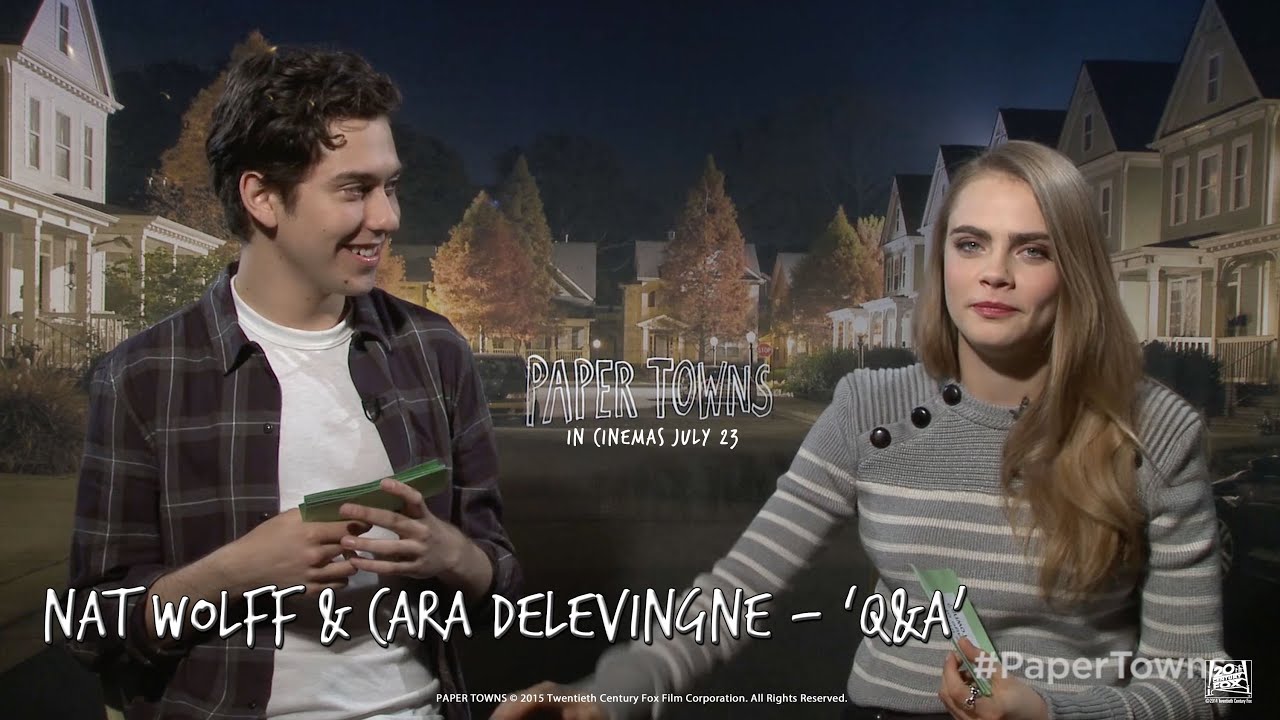 Wideo do filmu Papierowe miasta — Paper Towns [Nat Wolff & Cara Delevingne - 'Q&A' Featurette in HD (1080p)]