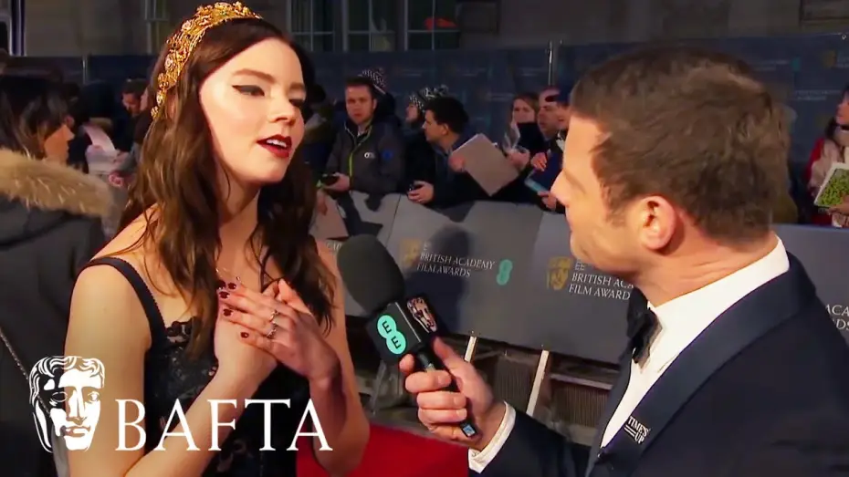 Wideo do filmu Kształt wody — Anya Taylor-Joy Loves The Shape of Water | Red Carpet Interview | EE BAFTA Film Awards 2018