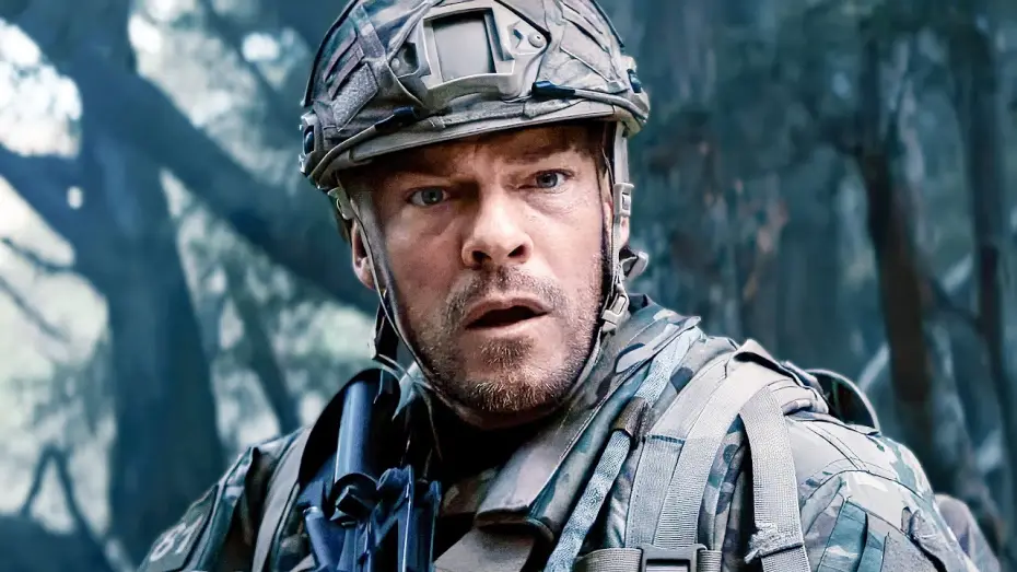 Wideo do filmu War Machine — Alan Ritchson's Military Squad Awakens A Mech - War Machine Clip (2026)