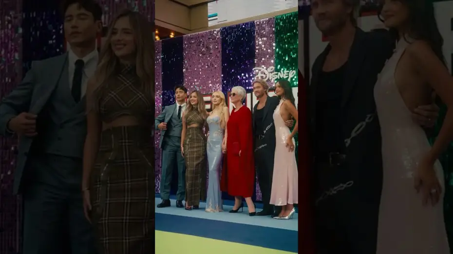Wideo do filmu Zakręcony piątek 2 — Freakier Friday Hits London!  Cast & Filmmakers attend the UK Premiere