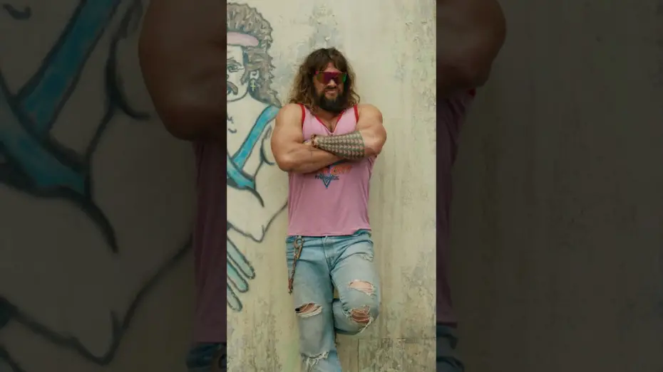 Wideo do filmu Minecraft. Film — Stuck in the 80s. Huge fan of pink. Looks good. Could use a hug.