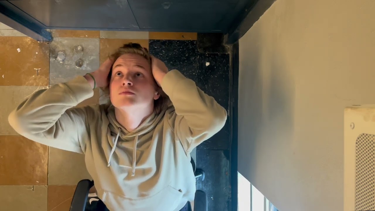 Wideo do filmu Waiting... — Waiting... - Short Film