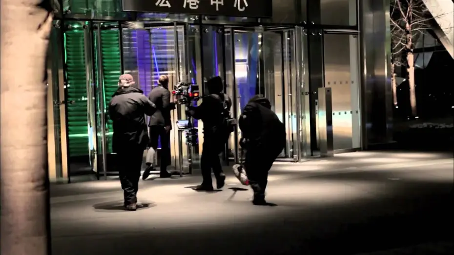 Wideo do filmu Skyfall — 007 Skyfall - Featurette "Girare a Shanghai"