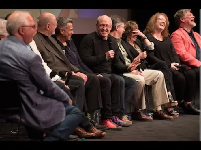 Wideo do filmu Piękna i Bestia — 25th Anniversary of Beauty and The Beast: Assembling the Team