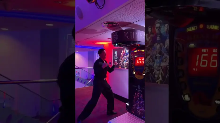Wideo do filmu Mortal Kombat II — When the training for MORTAL KOMBAT II pays off. London welcomes Lewis Tan!
