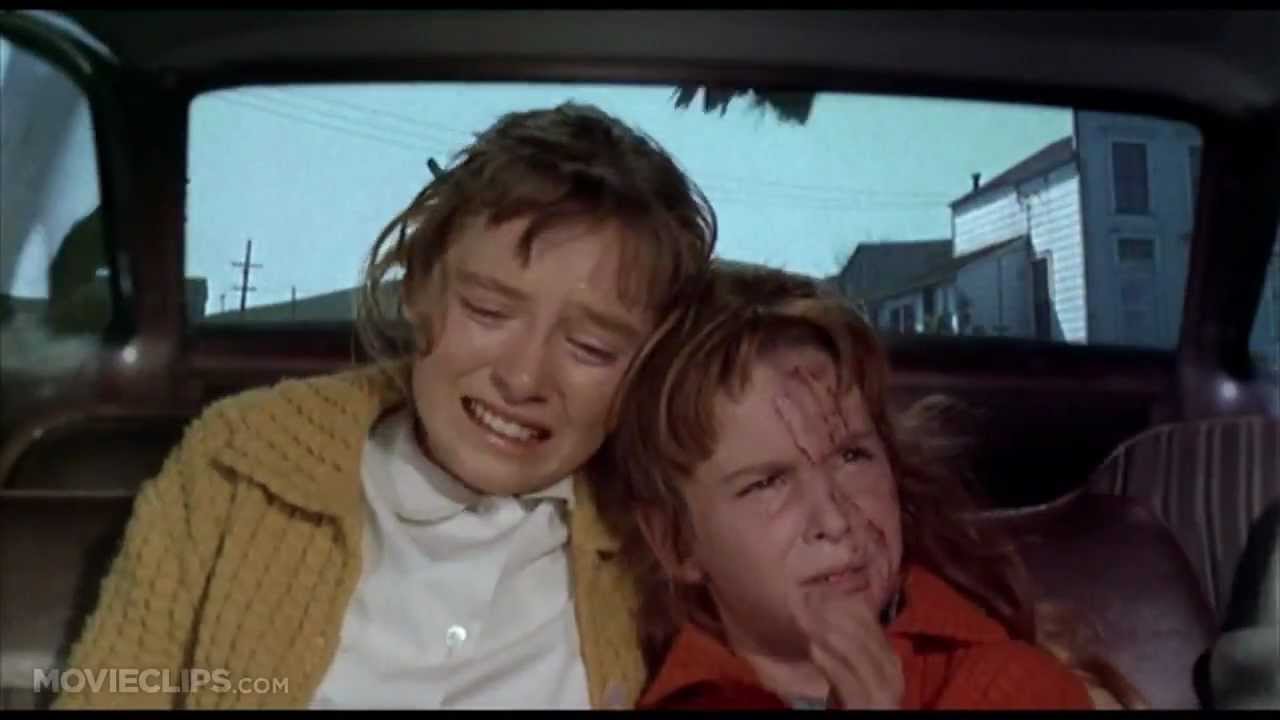 Wideo do filmu Ptaki — The Birds (1963) - 100th Anniversary Classic Moments [HD]