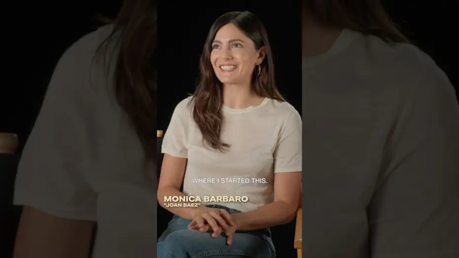 Wideo do filmu Kompletnie nieznany — Monica Barbaro as Joan Baez