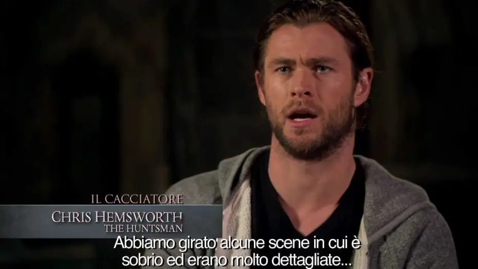 Wideo do filmu Królewna Śnieżka i Łowca — Sul set di Biancaneve e il Cacciatore - "Il cacciatore ubriaco" (sottotitoli in italiano)