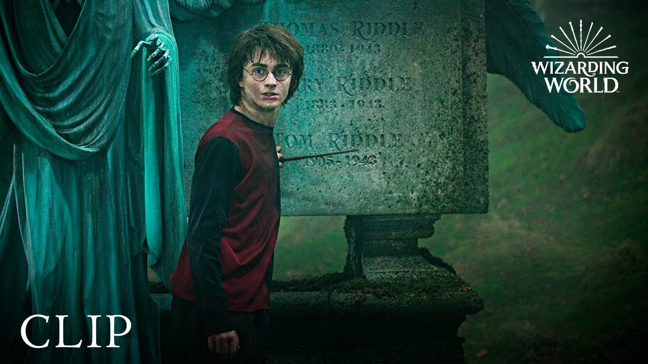 Wideo do filmu Harry Potter i Czara Ognia — Harry vs Voldemort 'Priori Incantatem' Duel in the Cemetery | Harry Potter and the Goblet of Fire
