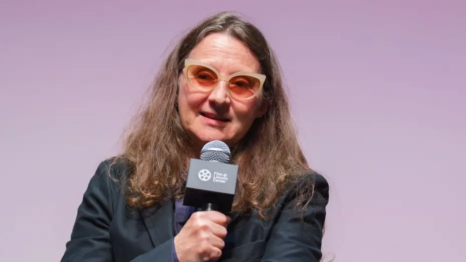 Wideo do filmu Nuestra tierra — Lucrecia Martel on Nuestra Tierra (Landmarks)