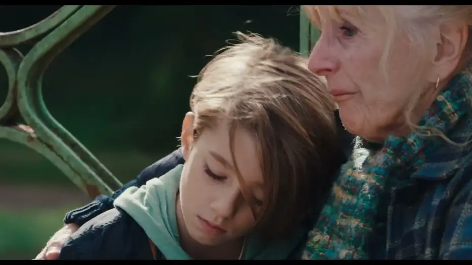 Wideo do filmu Kiedy nadchodzi jesień — SOTTO LE FOGLIE di François Ozon | Trailer Ufficiale Italiano | dal 10 aprile al cinema
