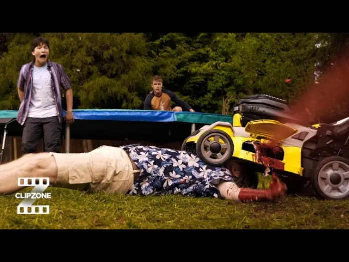 Wideo do filmu Oszukać przeznaczenie: Więzy krwi — Lawnmower Death Scene
