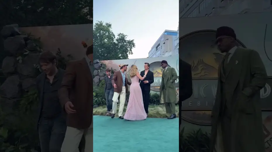 Wideo do filmu Jurassic World. Odrodzenie — The dino mite stars and Director of Jurassic World Rebirth