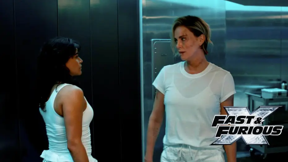 Wideo do filmu Szybcy i wściekli 10 — Clip - Letty empieza a pelear con Cipher mientras escapan