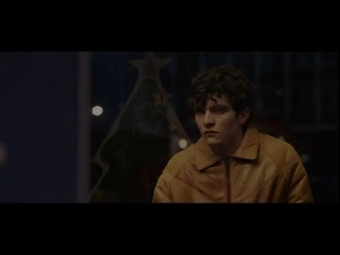 Wideo do filmu Czarne lustro: Bandersnatch — Black Mirror Bandersnatch. Tráiler oficial en español