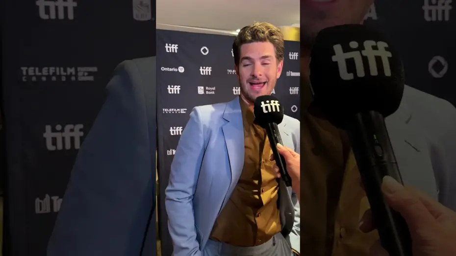 Wideo do filmu Sztuka pięknego życia — Andrew Garfield's Heart Pummelled