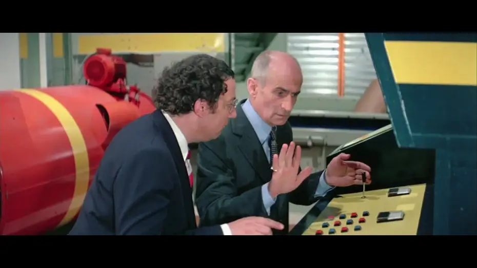 Wideo do filmu Skrzydełko czy nóżka — L'Aile ou la cuisse (1976 ) - Pourquoi tout le temps moi?
