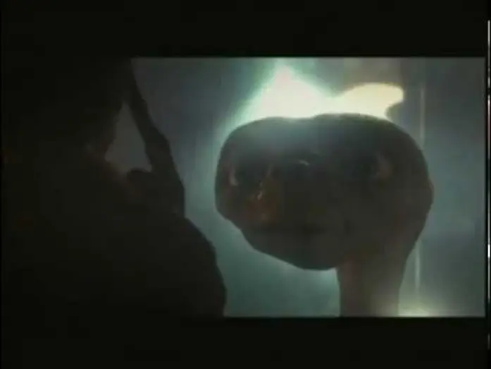 Wideo do filmu E.T. — E.T. l'extra-terrestre (1982) - Trailer ITALIANO