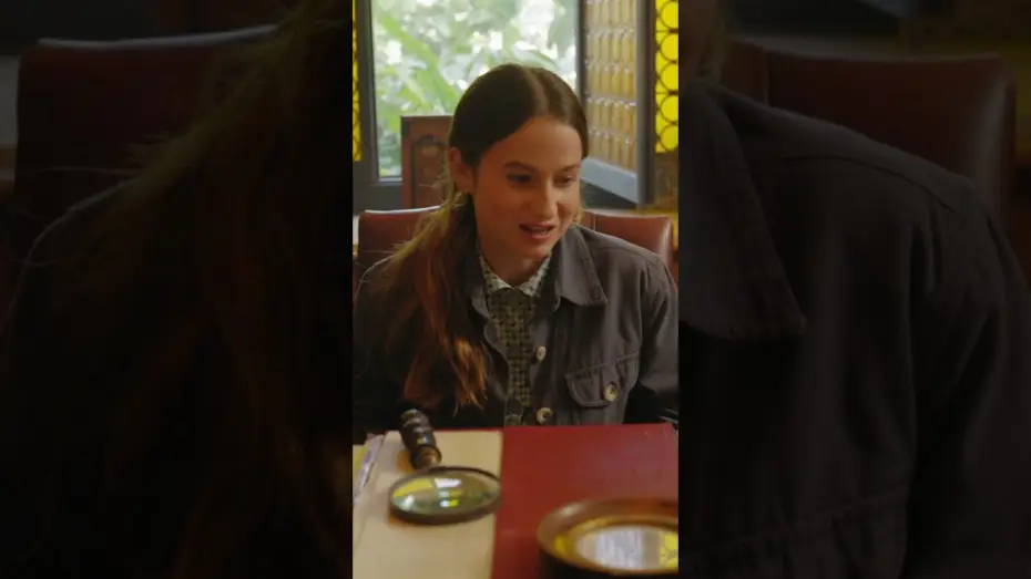 Wideo do filmu Paddington w Peru — Madeleine Harris Gives a Set Tour of the Home for Retired Bears