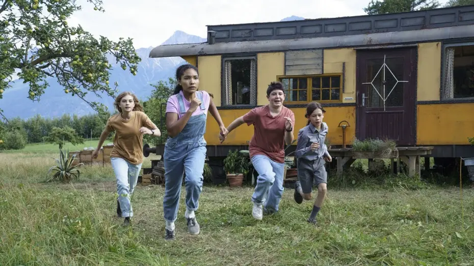 Wideo do filmu Das fliegende Klassenzimmer — Official HD Trailer [Subtitled]