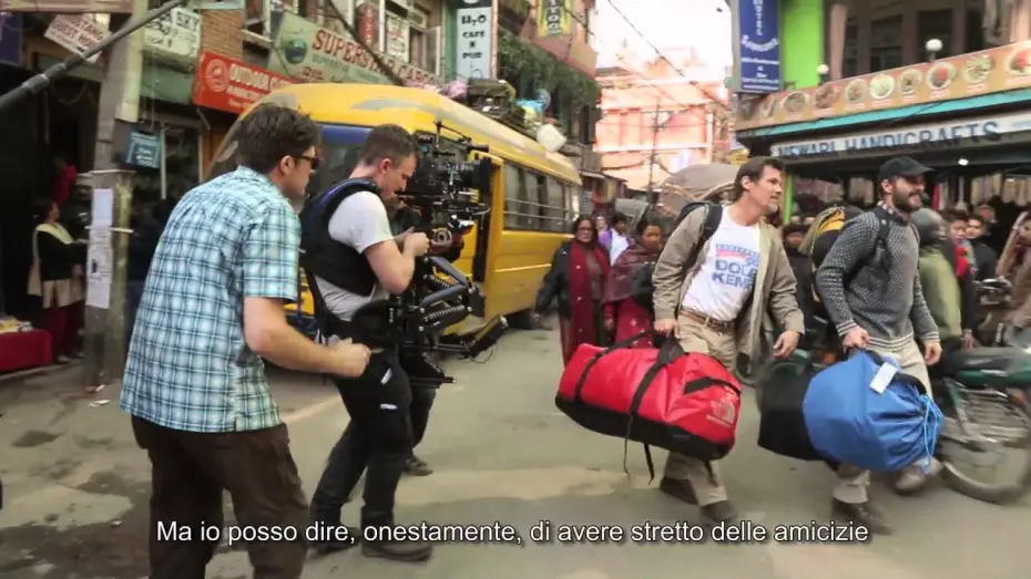 Wideo do filmu Everest — EVEREST - Featurette "Lavorare tra le montagne" (sottotitoli in italiano)