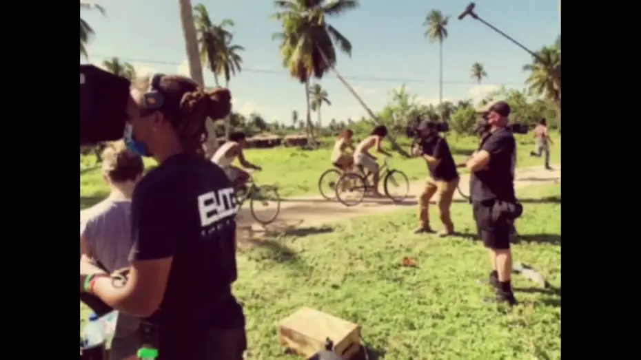 Wideo do filmu Los Frikis — LOS FRIKIS has over 97%!