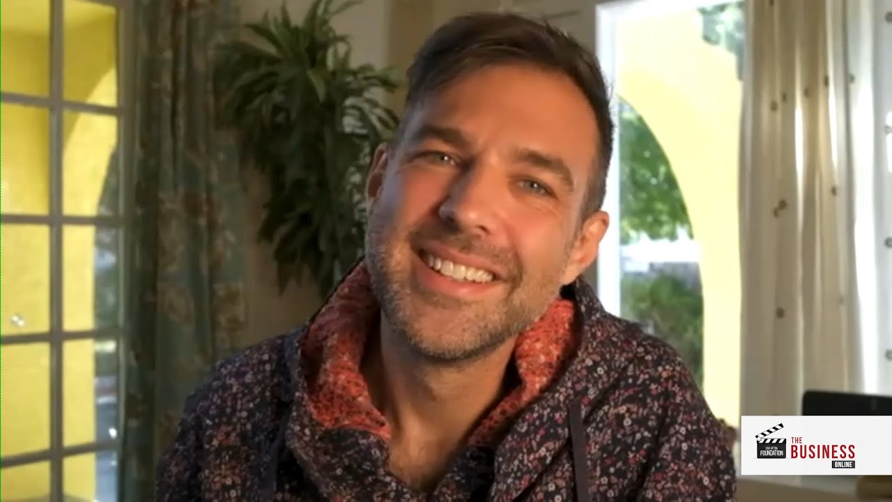 Wideo do filmu Kiedy nikt nie patrzy — The Business Online: The Voyeurs