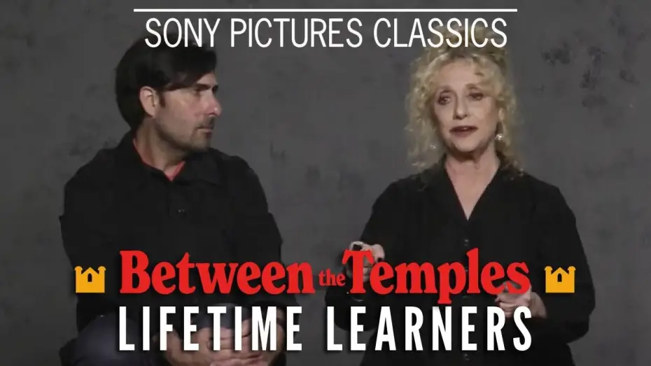 Wideo do filmu Pomiędzy świątyniami — 'Lifetime Learners' with Jason Schwartzman & Carol Kane