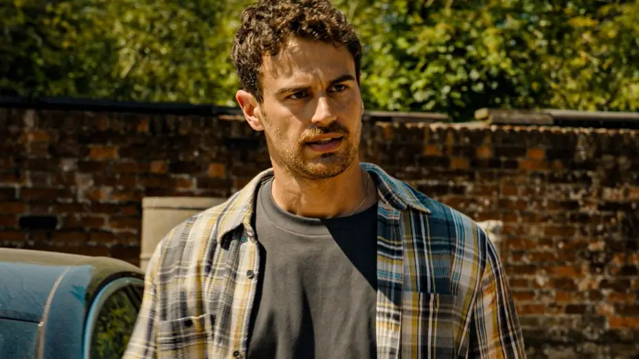 Wideo do filmu Fuze — Theo James Betrays His Team