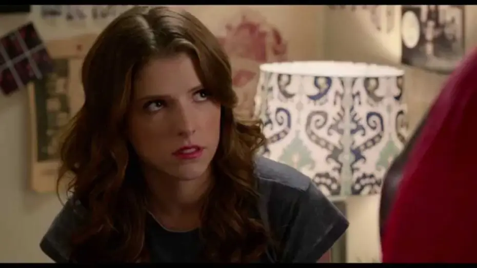 Wideo do filmu Pitch Perfect 2 — Pitch Perfect 2 / Extrait 4 "Amy 'la baleine' réconforte Beca" VF [Au cinéma le 22 juillet]